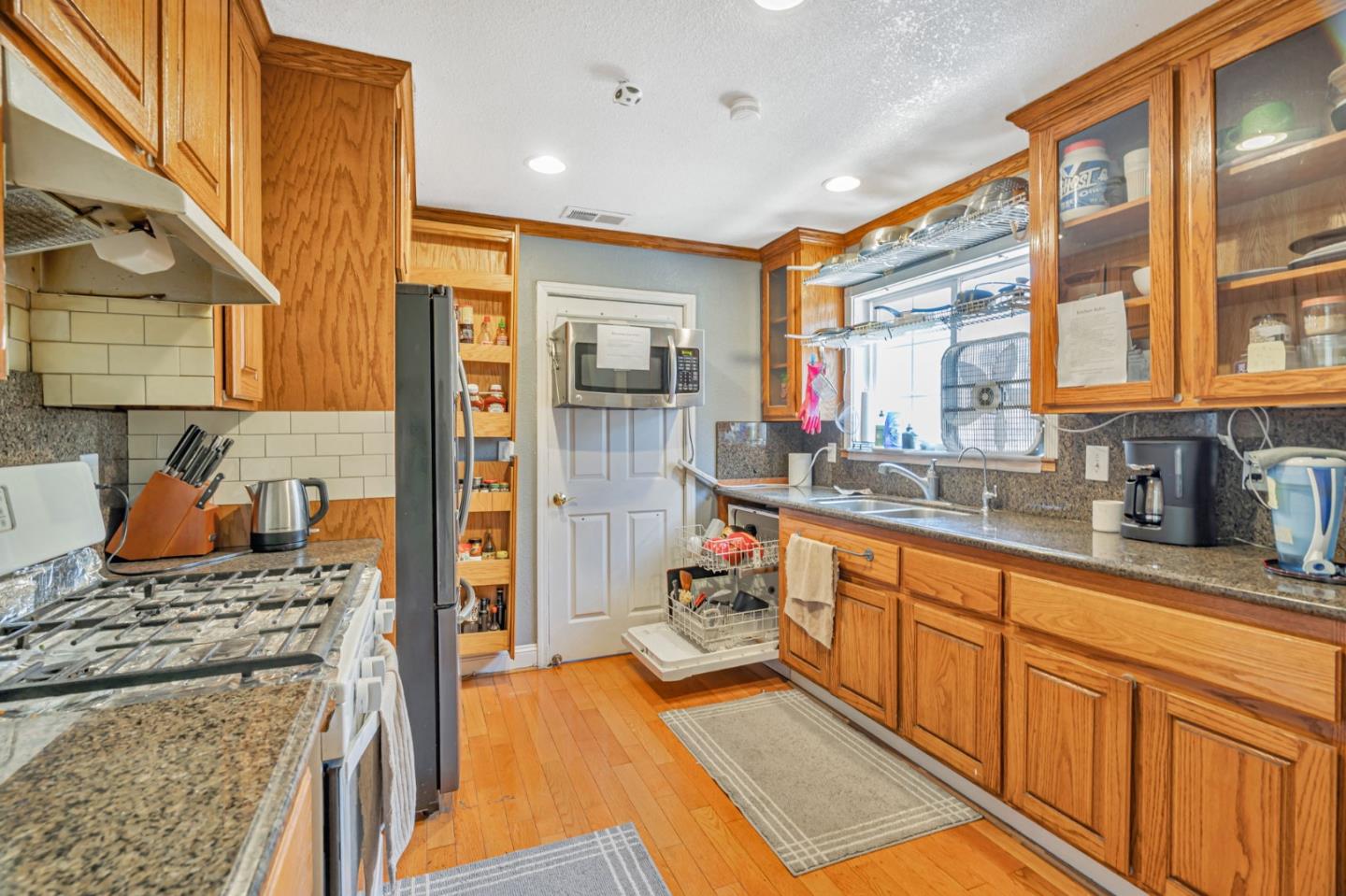 Detail Gallery Image 7 of 24 For 286 N 24th St, San Jose,  CA 95116 - 4 Beds | 3 Baths