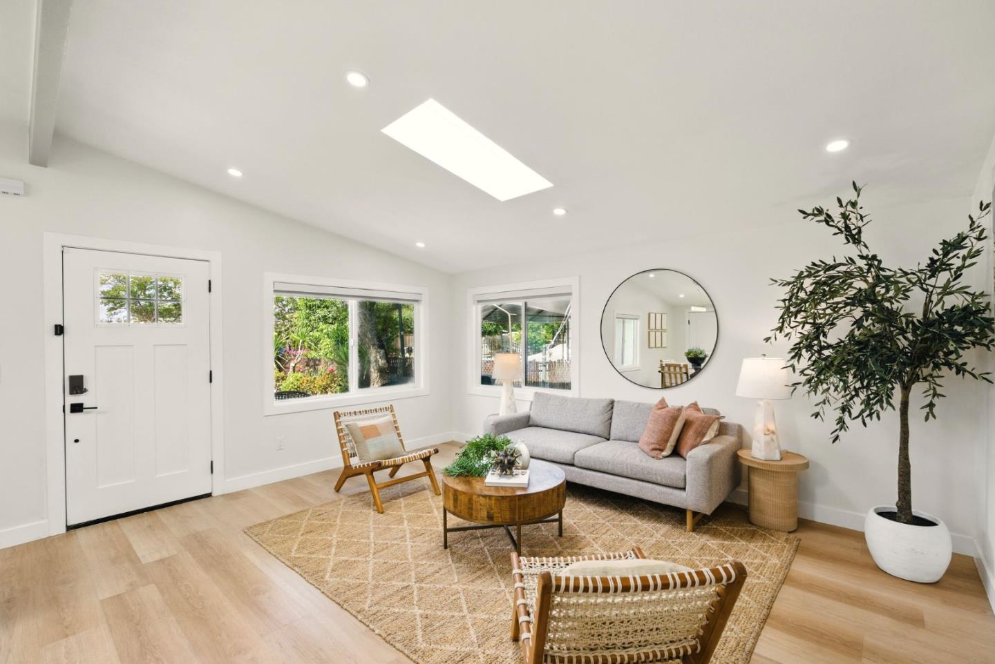 Detail Gallery Image 11 of 26 For 1652 Cathay Dr, San Jose,  CA 95122 - 3 Beds | 2 Baths