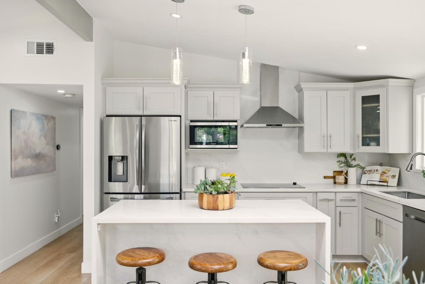 Detail Gallery Image 7 of 26 For 1652 Cathay Dr, San Jose,  CA 95122 - 3 Beds | 2 Baths