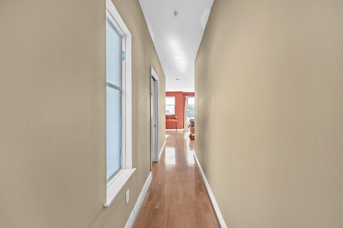 Detail Gallery Image 10 of 32 For 3246 21st St #1,  San Francisco,  CA 94110 - 3 Beds | 2 Baths