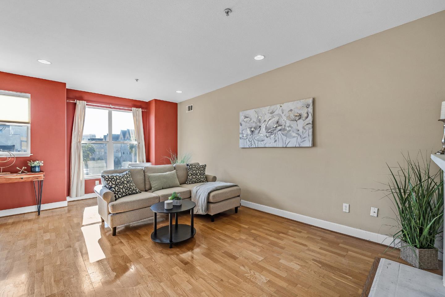 Detail Gallery Image 11 of 32 For 3246 21st St #1,  San Francisco,  CA 94110 - 3 Beds | 2 Baths