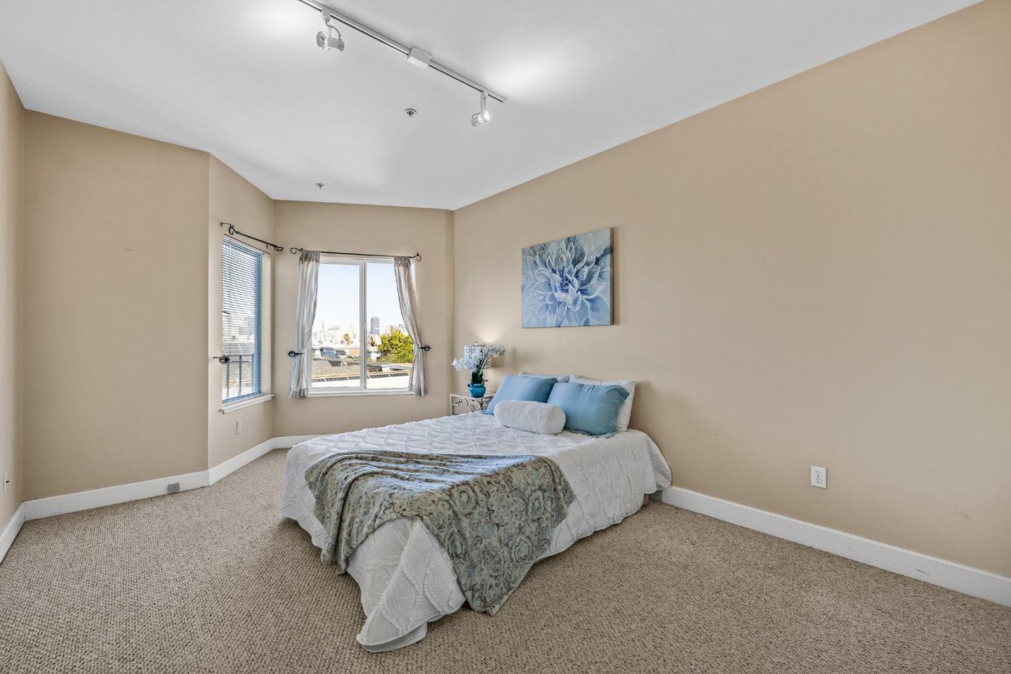 Detail Gallery Image 24 of 32 For 3246 21st St #1,  San Francisco,  CA 94110 - 3 Beds | 2 Baths
