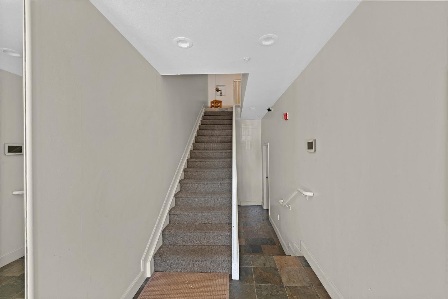 Detail Gallery Image 4 of 32 For 3246 21st St #1,  San Francisco,  CA 94110 - 3 Beds | 2 Baths
