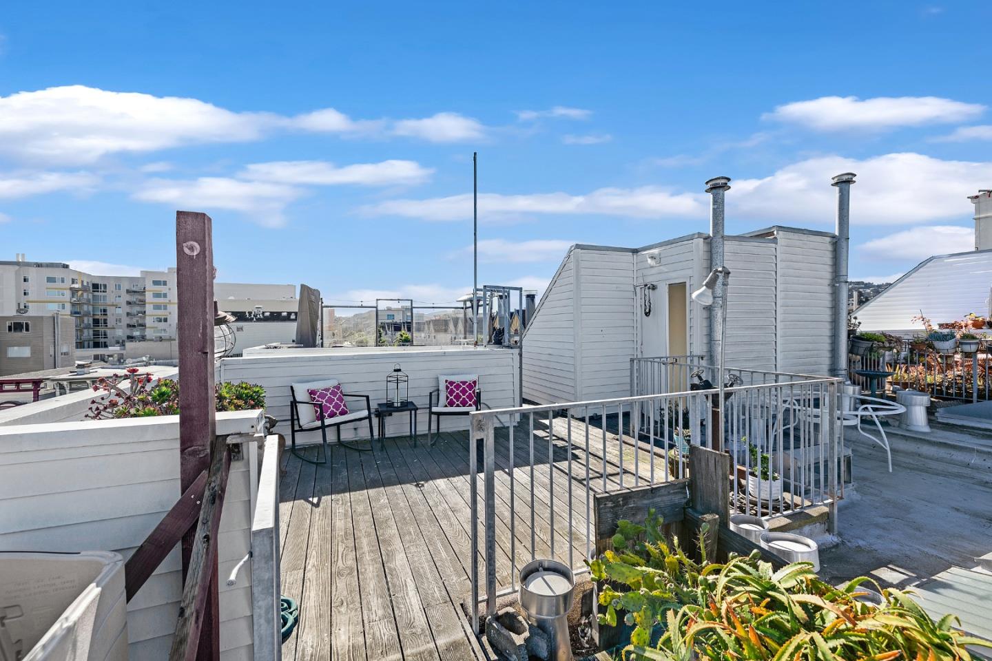 Detail Gallery Image 7 of 32 For 3246 21st St #1,  San Francisco,  CA 94110 - 3 Beds | 2 Baths