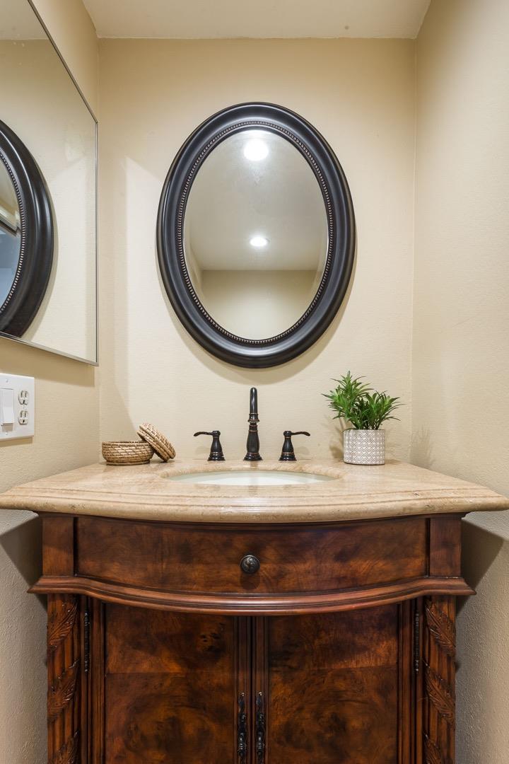 Detail Gallery Image 10 of 36 For 19414 Vineyard Ln, Saratoga,  CA 95070 - 3 Beds | 2/1 Baths