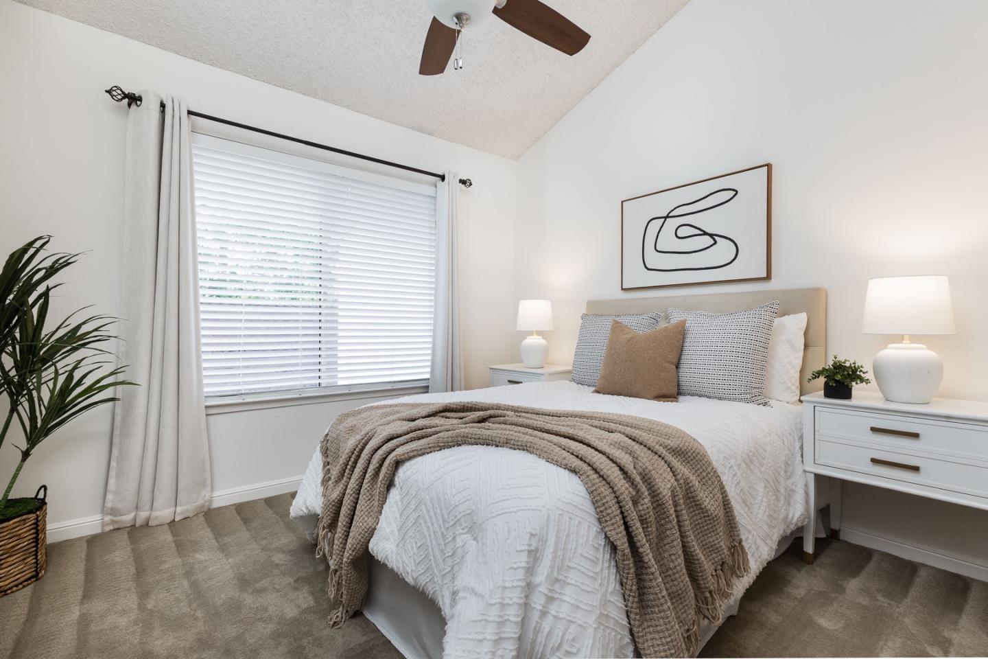 Detail Gallery Image 12 of 36 For 19414 Vineyard Ln, Saratoga,  CA 95070 - 3 Beds | 2/1 Baths