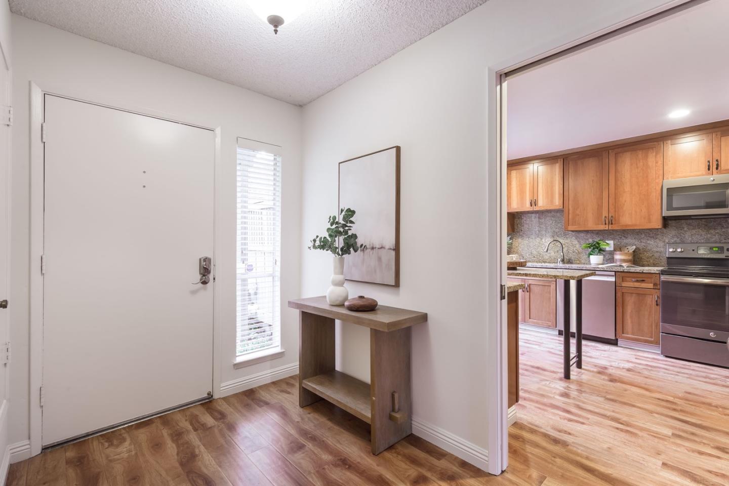 Detail Gallery Image 2 of 36 For 19414 Vineyard Ln, Saratoga,  CA 95070 - 3 Beds | 2/1 Baths