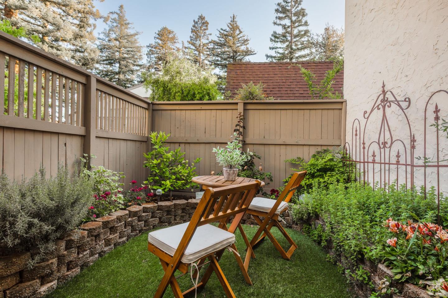 Detail Gallery Image 5 of 36 For 19414 Vineyard Ln, Saratoga,  CA 95070 - 3 Beds | 2/1 Baths
