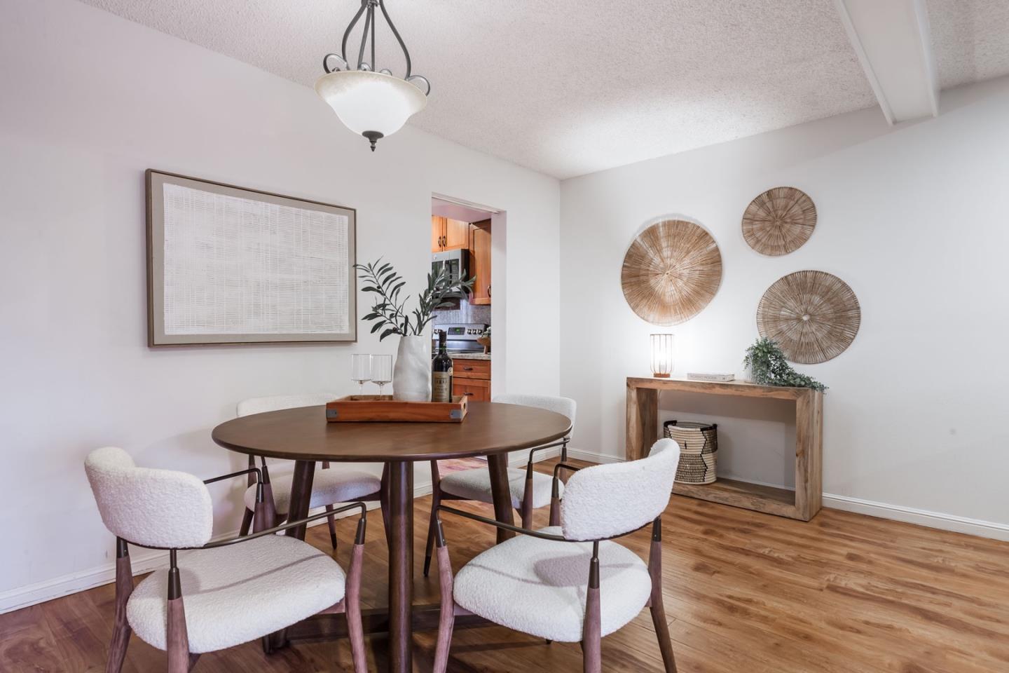 Detail Gallery Image 7 of 36 For 19414 Vineyard Ln, Saratoga,  CA 95070 - 3 Beds | 2/1 Baths