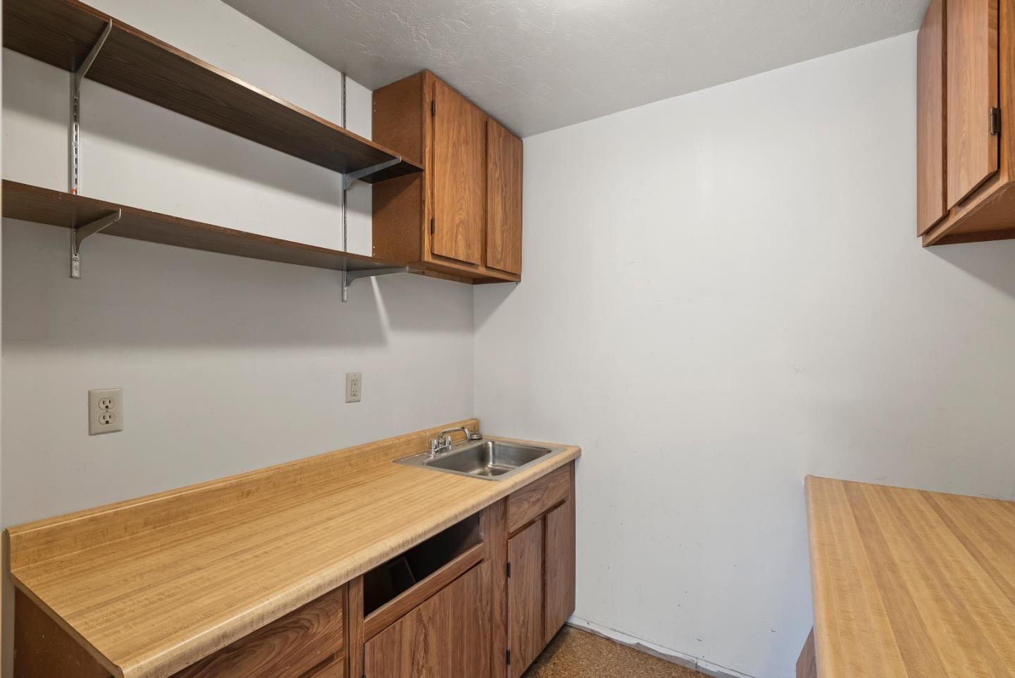 Detail Gallery Image 39 of 74 For 24401 Summerhill Ave, Los Altos,  CA 94024 - 4 Beds | 2 Baths
