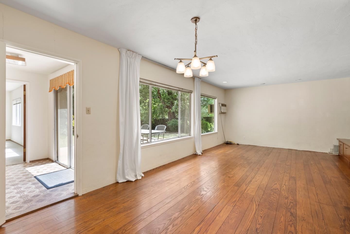 Detail Gallery Image 50 of 74 For 24401 Summerhill Ave, Los Altos,  CA 94024 - 4 Beds | 2 Baths