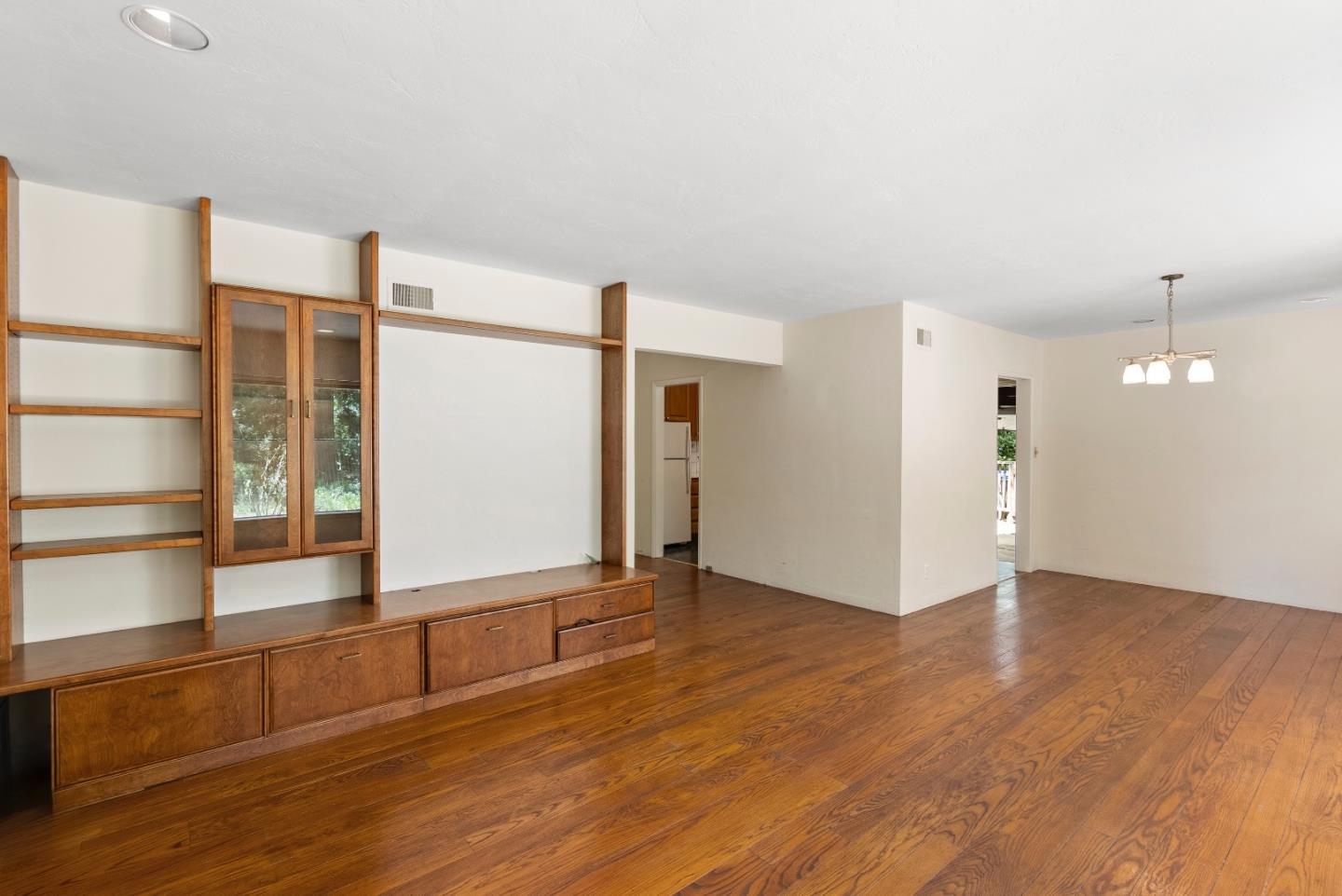 Detail Gallery Image 53 of 74 For 24401 Summerhill Ave, Los Altos,  CA 94024 - 4 Beds | 2 Baths