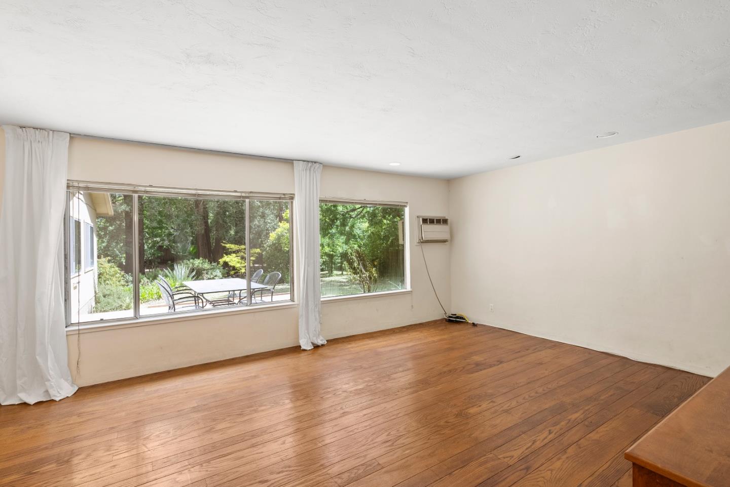 Detail Gallery Image 54 of 74 For 24401 Summerhill Ave, Los Altos,  CA 94024 - 4 Beds | 2 Baths