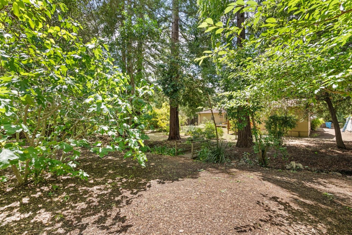 Detail Gallery Image 6 of 74 For 24401 Summerhill Ave, Los Altos,  CA 94024 - 4 Beds | 2 Baths