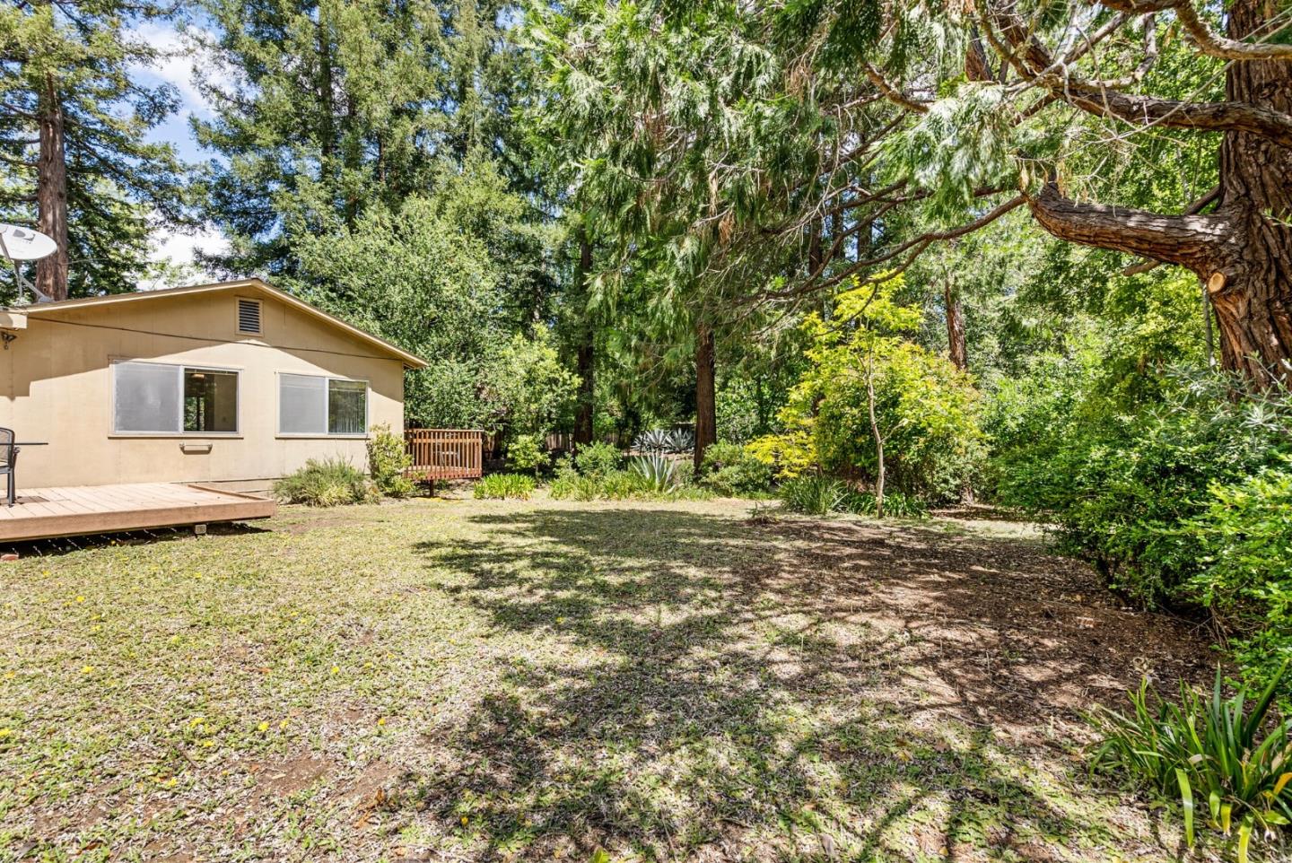 Detail Gallery Image 7 of 74 For 24401 Summerhill Ave, Los Altos,  CA 94024 - 4 Beds | 2 Baths