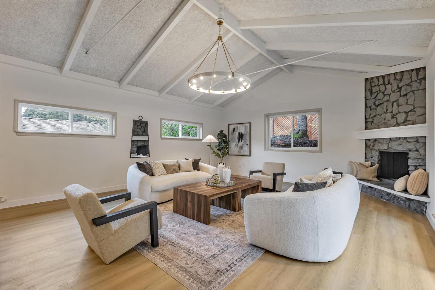 Detail Gallery Image 10 of 89 For 2845 Brittan Ave, San Carlos,  CA 94070 - 4 Beds | 2/1 Baths