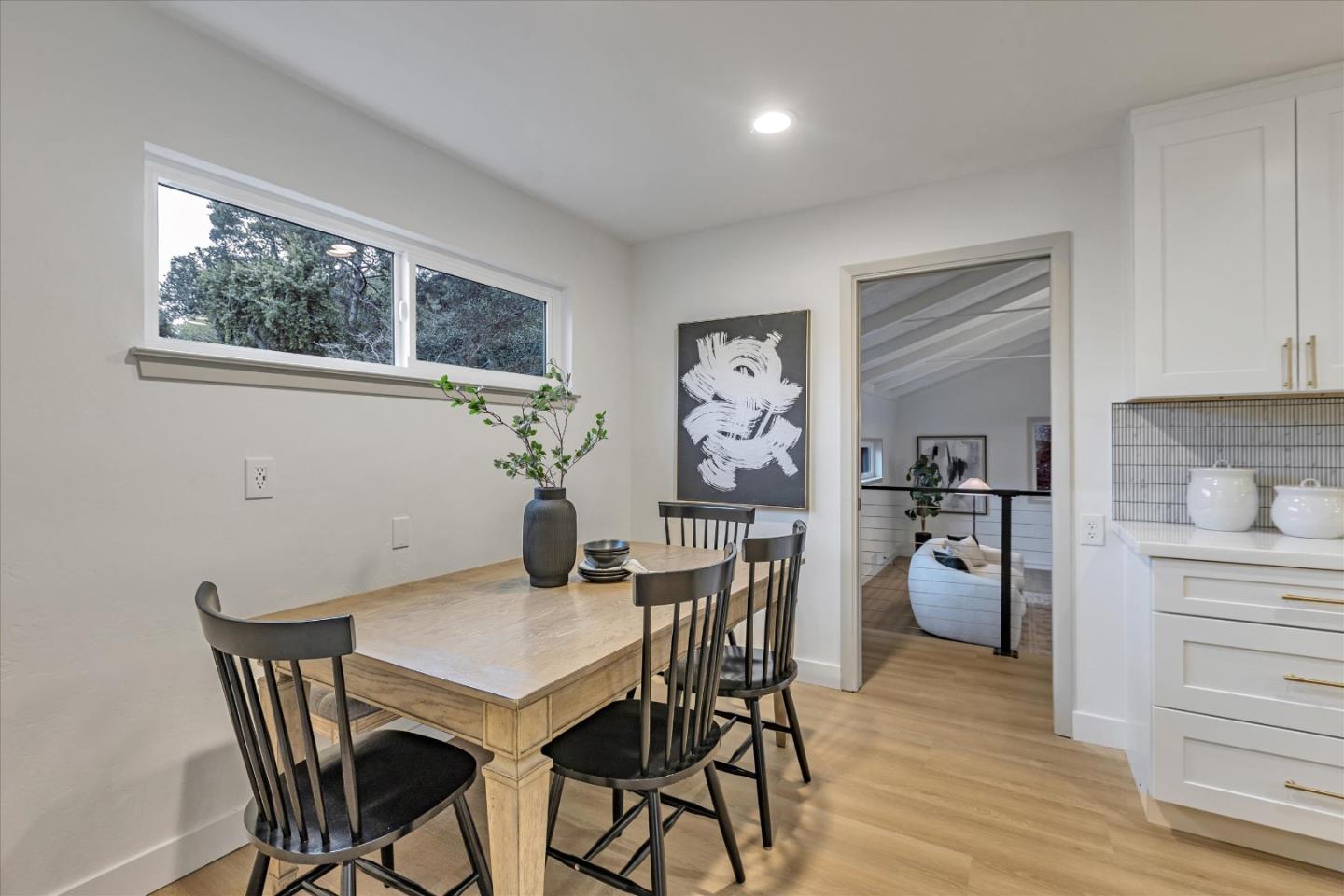 Detail Gallery Image 18 of 89 For 2845 Brittan Ave, San Carlos,  CA 94070 - 4 Beds | 2/1 Baths