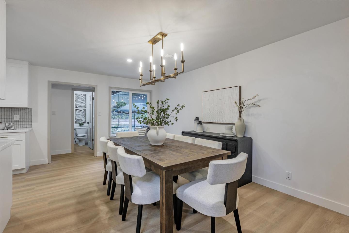 Detail Gallery Image 20 of 89 For 2845 Brittan Ave, San Carlos,  CA 94070 - 4 Beds | 2/1 Baths