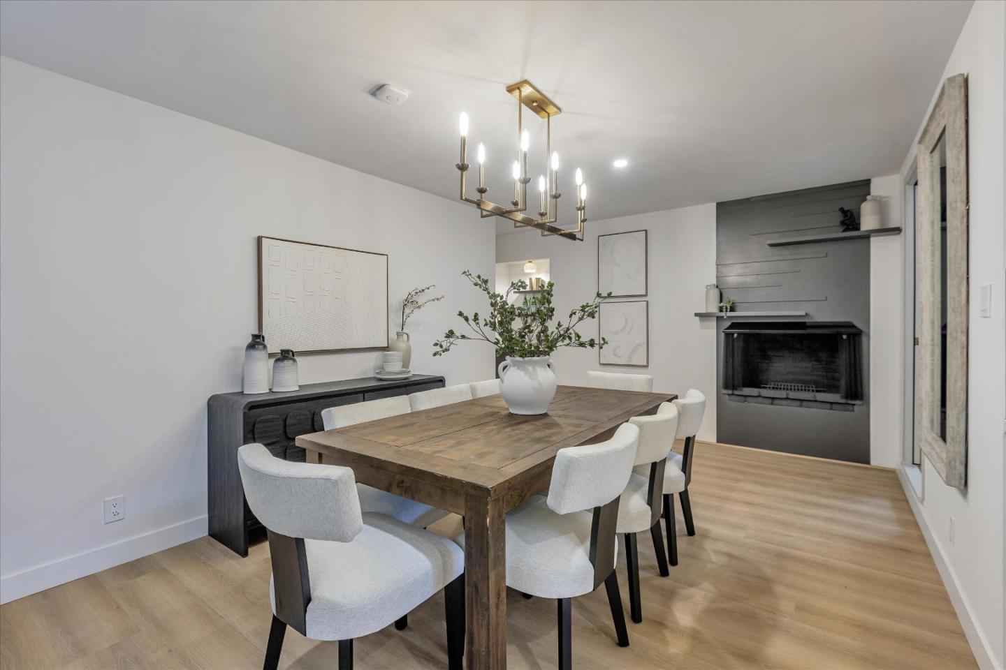 Detail Gallery Image 21 of 89 For 2845 Brittan Ave, San Carlos,  CA 94070 - 4 Beds | 2/1 Baths