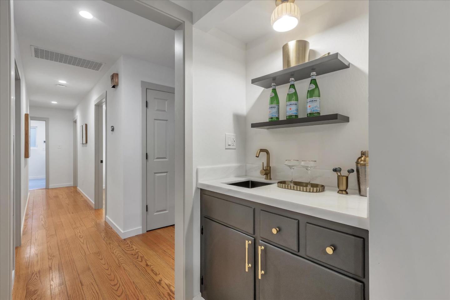 Detail Gallery Image 23 of 89 For 2845 Brittan Ave, San Carlos,  CA 94070 - 4 Beds | 2/1 Baths