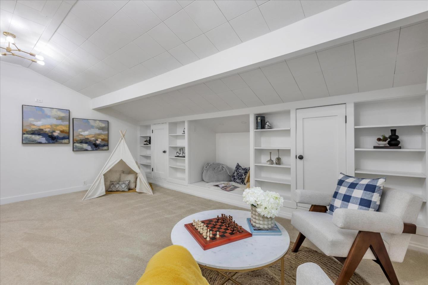 Detail Gallery Image 25 of 89 For 2845 Brittan Ave, San Carlos,  CA 94070 - 4 Beds | 2/1 Baths