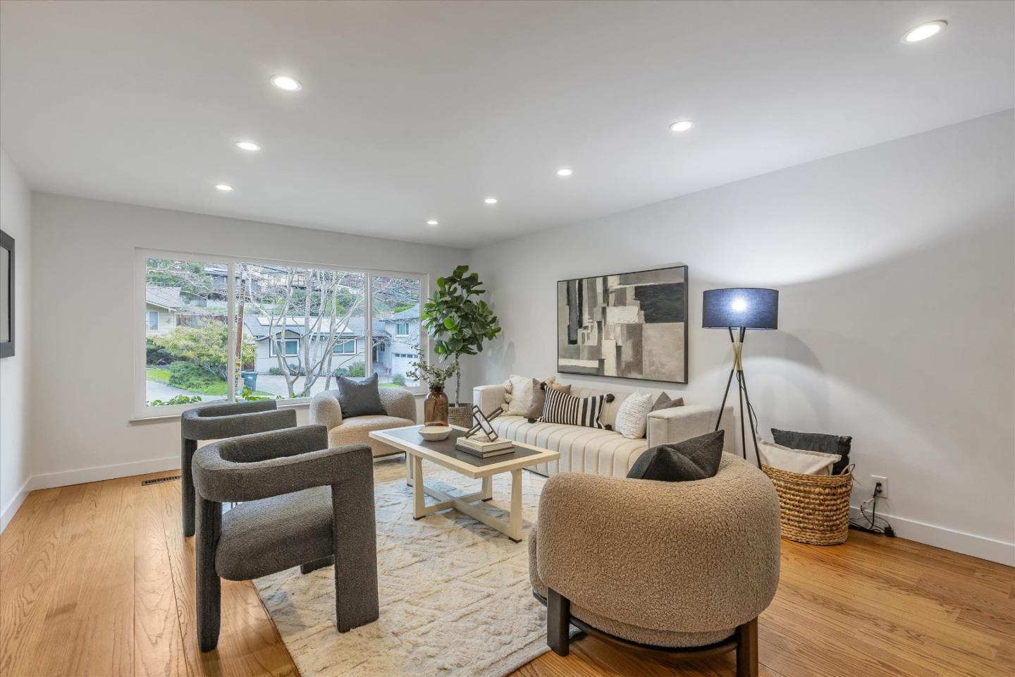 Detail Gallery Image 6 of 89 For 2845 Brittan Ave, San Carlos,  CA 94070 - 4 Beds | 2/1 Baths