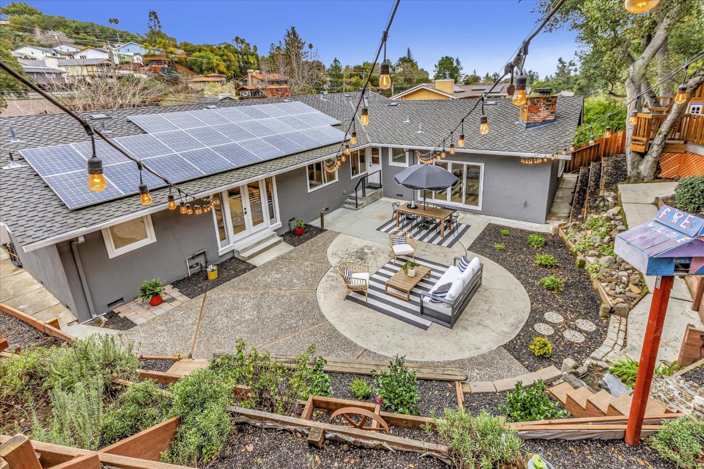 Detail Gallery Image 60 of 89 For 2845 Brittan Ave, San Carlos,  CA 94070 - 4 Beds | 2/1 Baths