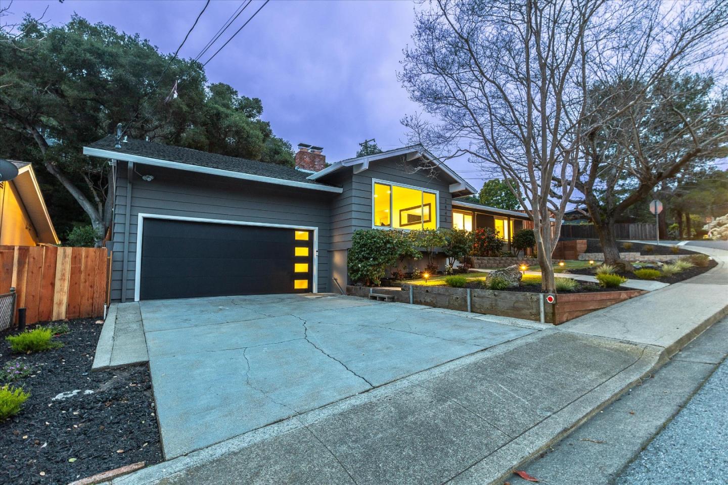 Detail Gallery Image 64 of 89 For 2845 Brittan Ave, San Carlos,  CA 94070 - 4 Beds | 2/1 Baths
