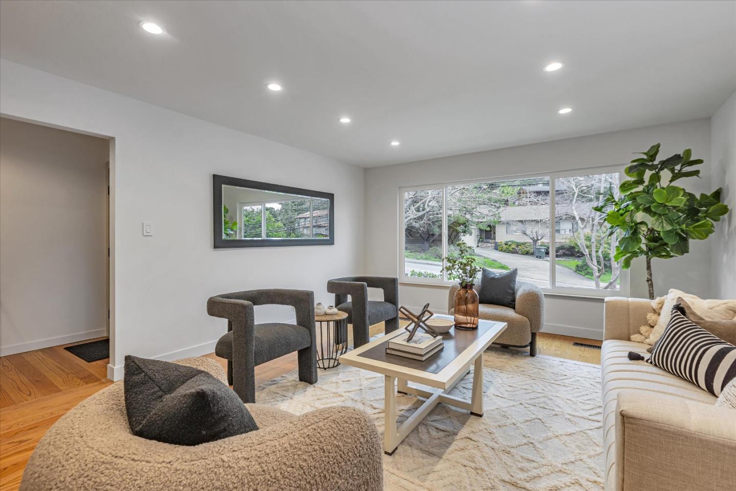 Detail Gallery Image 7 of 89 For 2845 Brittan Ave, San Carlos,  CA 94070 - 4 Beds | 2/1 Baths