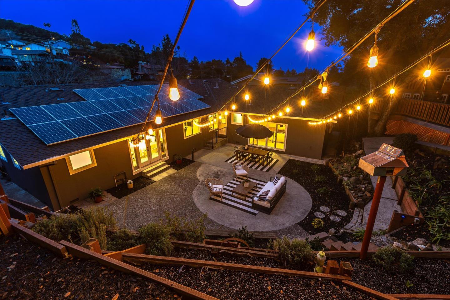 Detail Gallery Image 70 of 89 For 2845 Brittan Ave, San Carlos,  CA 94070 - 4 Beds | 2/1 Baths
