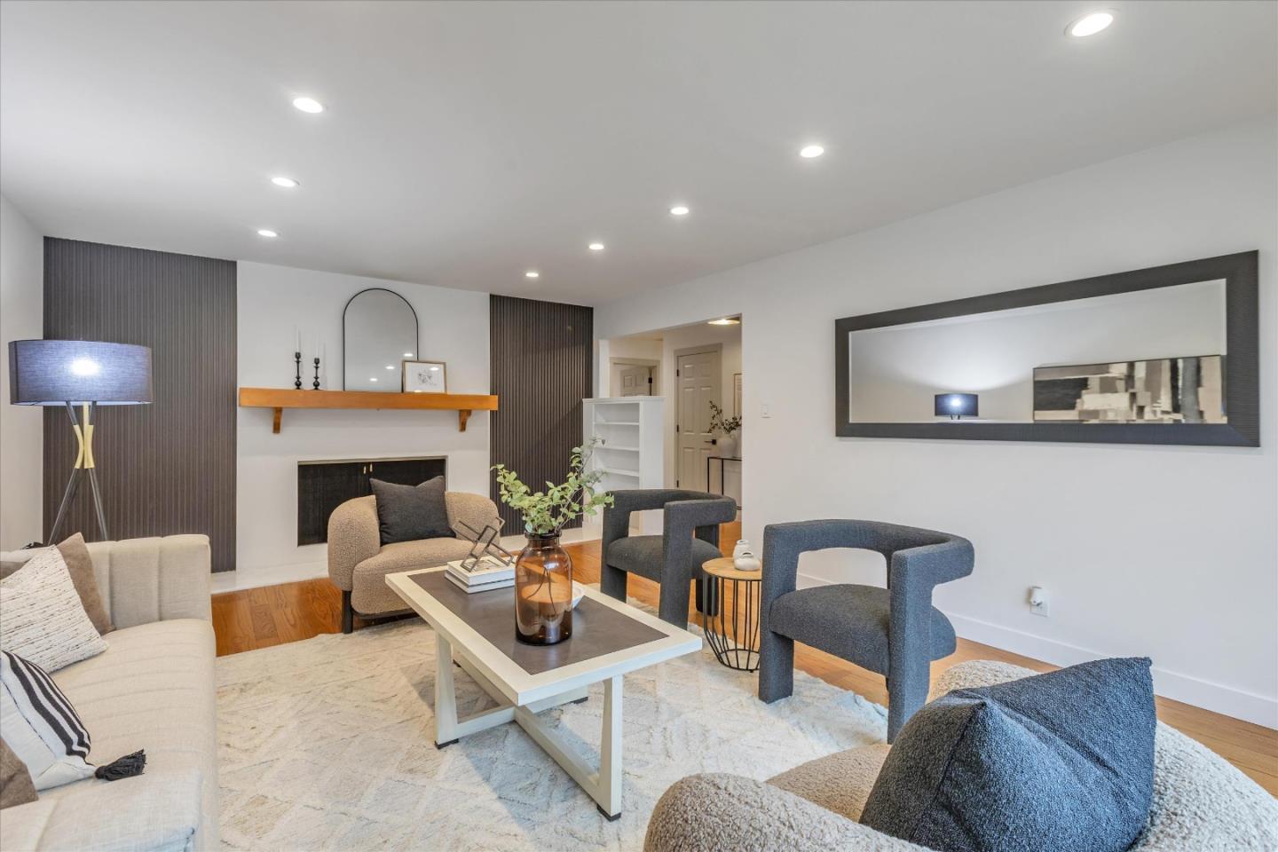 Detail Gallery Image 8 of 89 For 2845 Brittan Ave, San Carlos,  CA 94070 - 4 Beds | 2/1 Baths