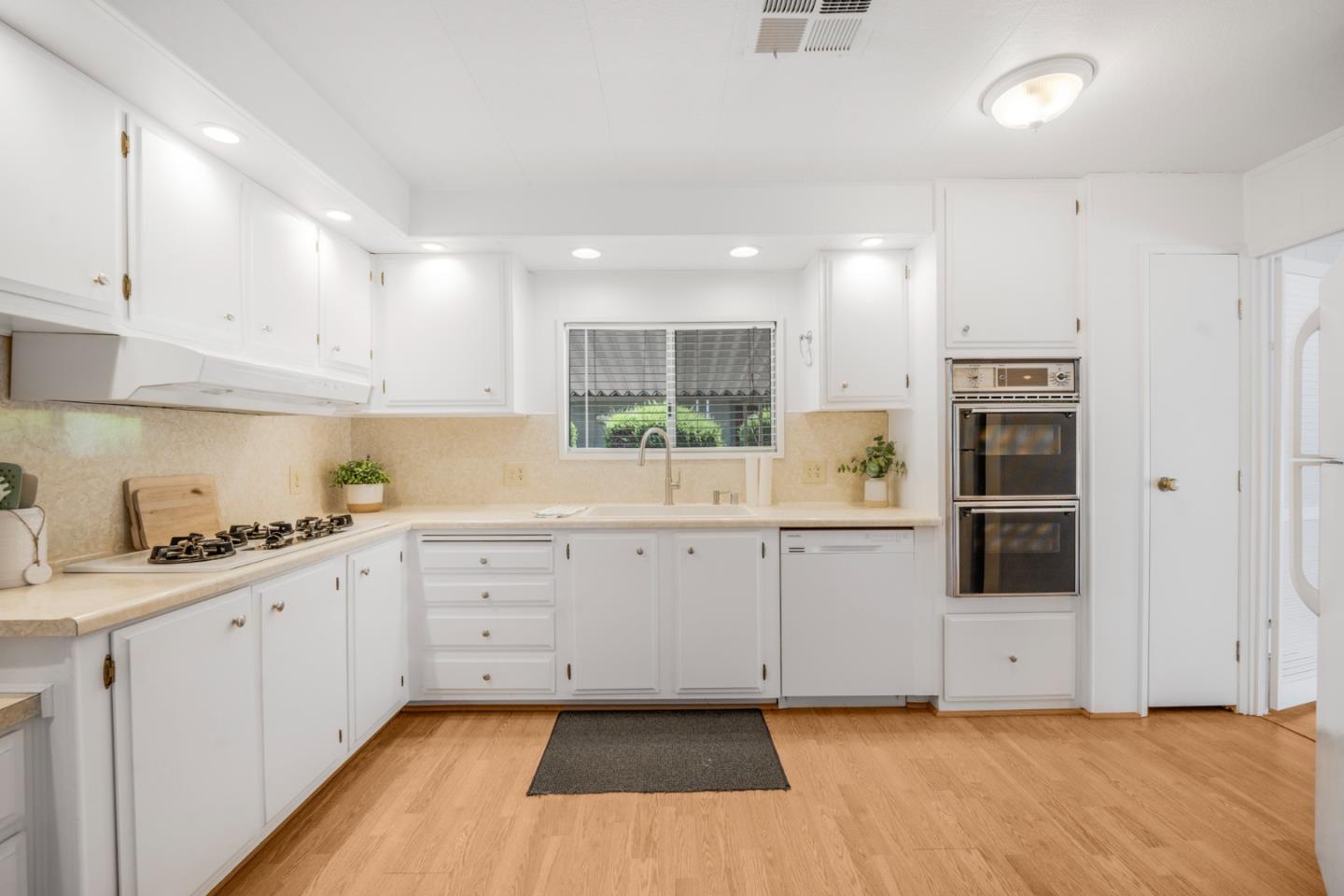 Detail Gallery Image 12 of 28 For 275 Burnett Ave #54,  Morgan Hill,  CA 95037 - 2 Beds | 2 Baths