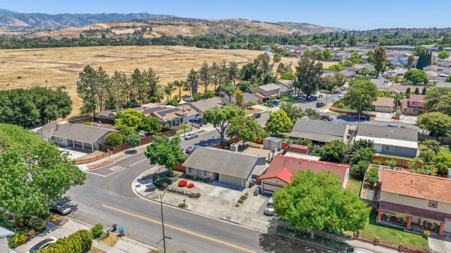 Detail Gallery Image 20 of 24 For 720 Singleton Rd, San Jose,  CA 95111 - 3 Beds | 2 Baths
