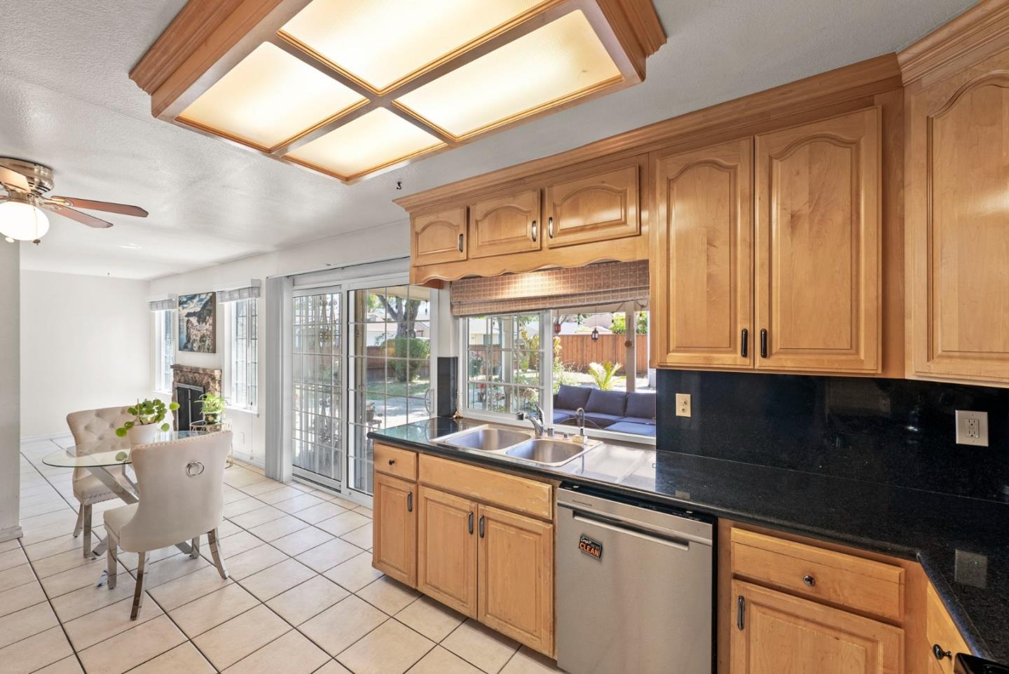 Detail Gallery Image 7 of 24 For 720 Singleton Rd, San Jose,  CA 95111 - 3 Beds | 2 Baths