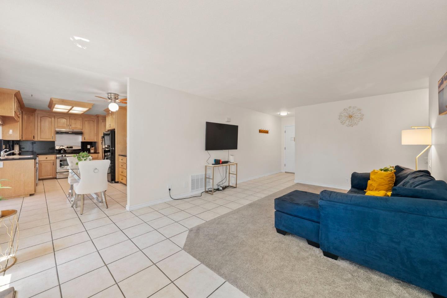 Detail Gallery Image 8 of 24 For 720 Singleton Rd, San Jose,  CA 95111 - 3 Beds | 2 Baths