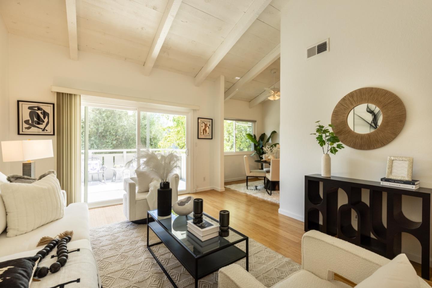 Detail Gallery Image 1 of 25 For 255 S Rengstorff Ave #142,  Mountain View,  CA 94040 - 1 Beds | 1 Baths