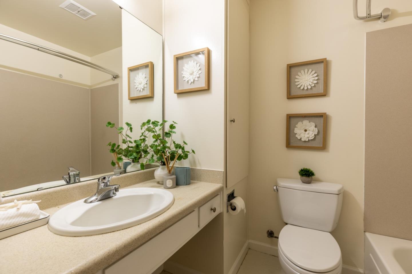 Detail Gallery Image 14 of 25 For 255 S Rengstorff Ave #142,  Mountain View,  CA 94040 - 1 Beds | 1 Baths