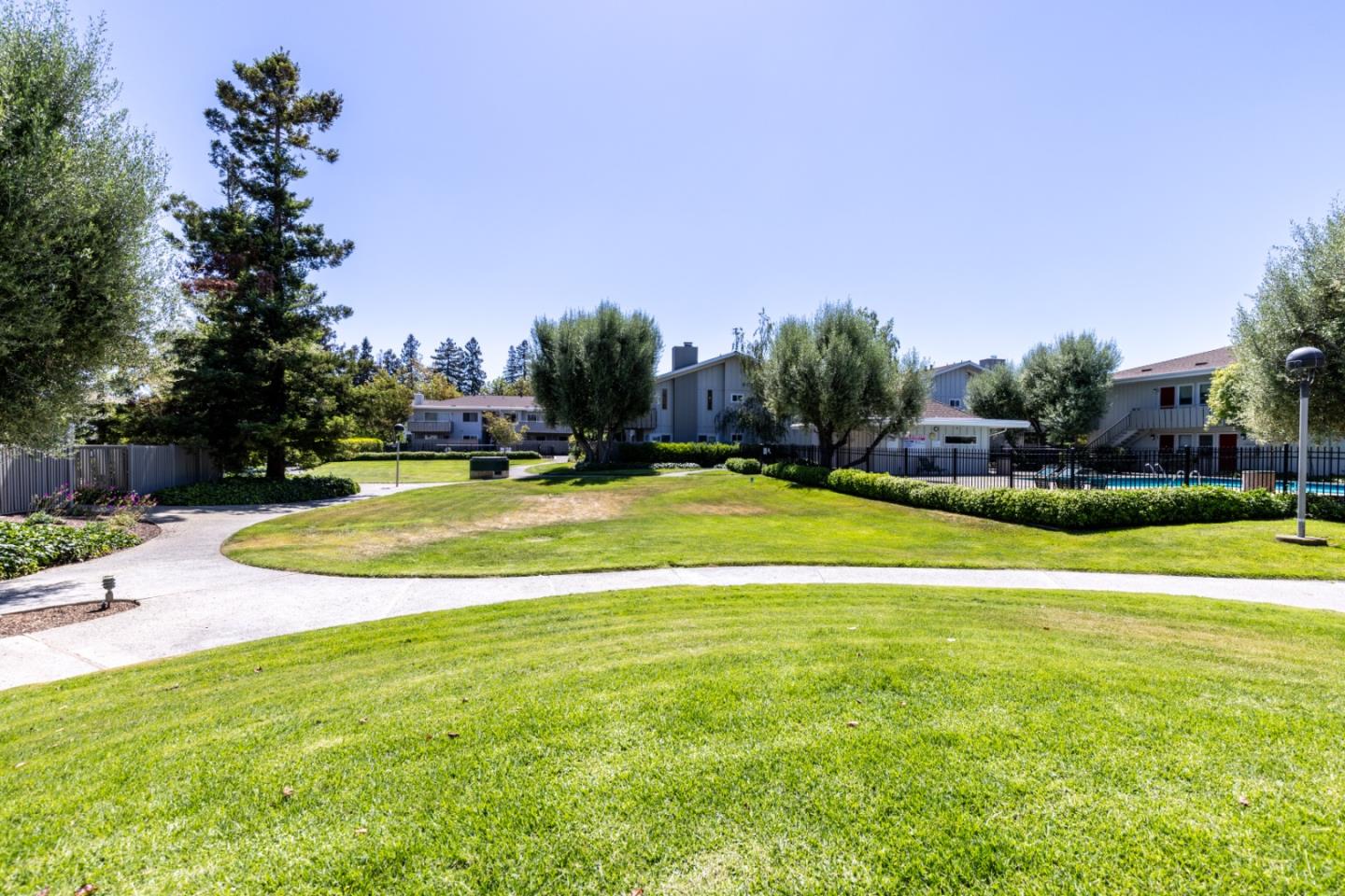 Detail Gallery Image 19 of 25 For 255 S Rengstorff Ave #142,  Mountain View,  CA 94040 - 1 Beds | 1 Baths