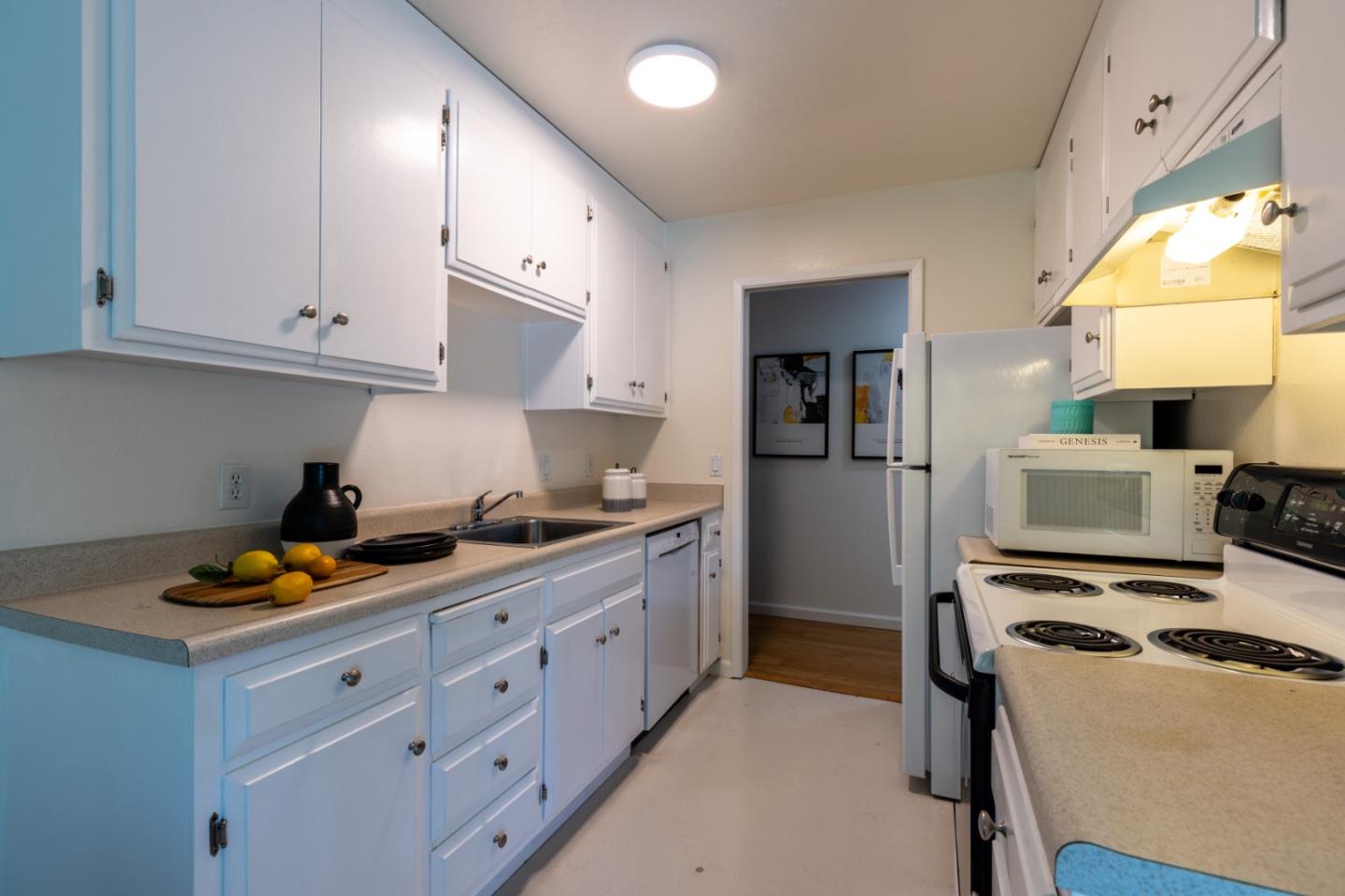 Detail Gallery Image 7 of 25 For 255 S Rengstorff Ave #142,  Mountain View,  CA 94040 - 1 Beds | 1 Baths