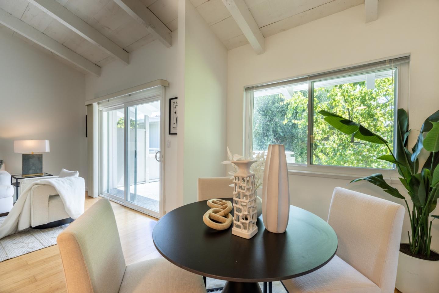 Detail Gallery Image 8 of 25 For 255 S Rengstorff Ave #142,  Mountain View,  CA 94040 - 1 Beds | 1 Baths