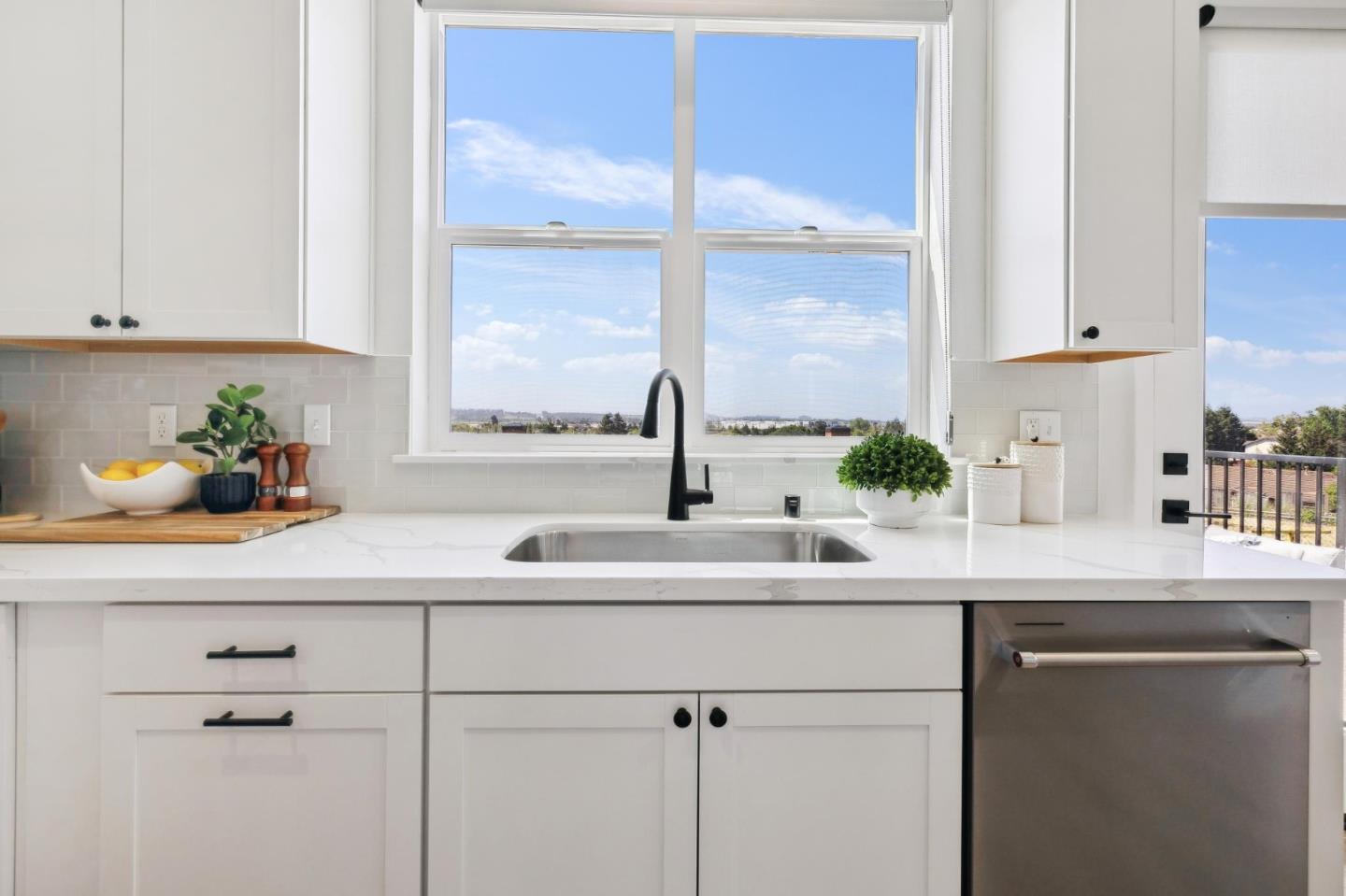 Detail Gallery Image 13 of 43 For 138 Skyline Vista Way, Watsonville,  CA 95076 - 3 Beds | 3/1 Baths