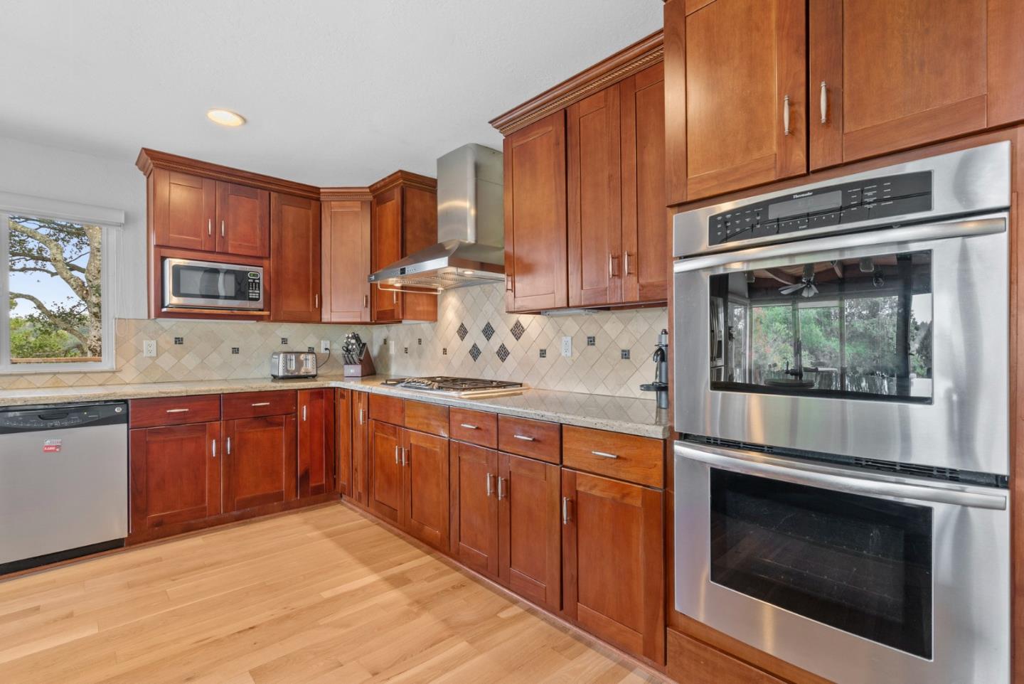 Detail Gallery Image 12 of 41 For 1044 Pleasant Valley Rd, Aptos,  CA 95003 - 4 Beds | 3 Baths