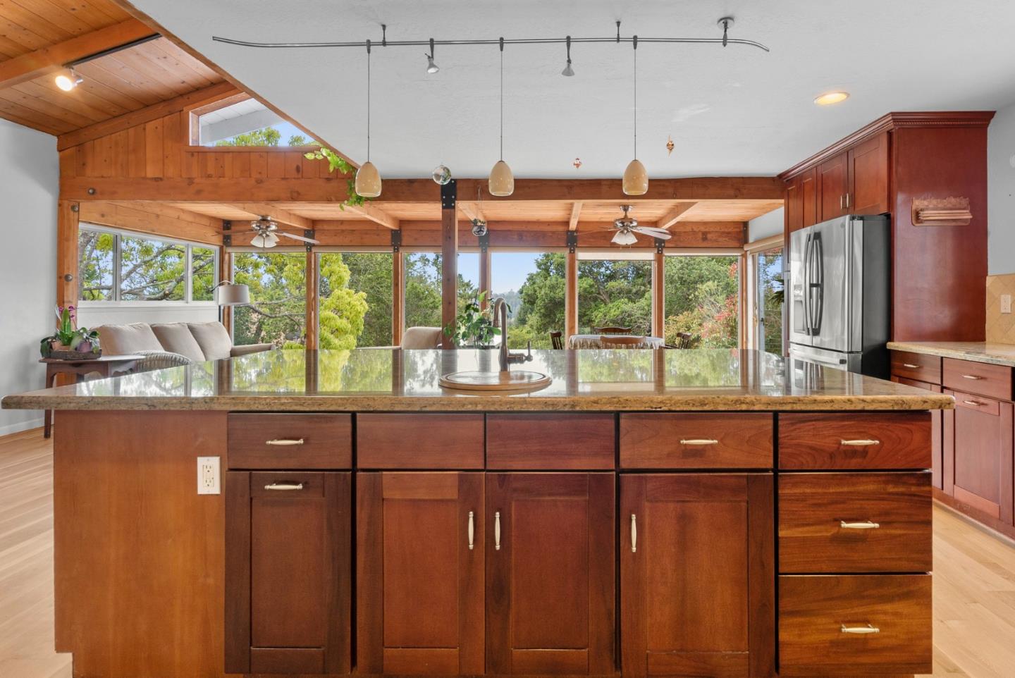 Detail Gallery Image 13 of 41 For 1044 Pleasant Valley Rd, Aptos,  CA 95003 - 4 Beds | 3 Baths