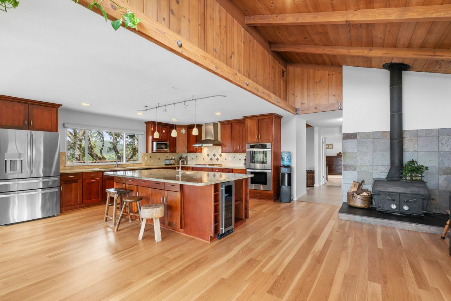 Detail Gallery Image 16 of 41 For 1044 Pleasant Valley Rd, Aptos,  CA 95003 - 4 Beds | 3 Baths