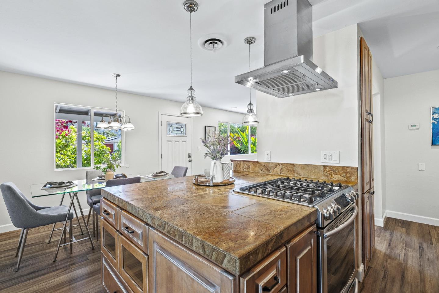 Detail Gallery Image 15 of 40 For 1925 Adelaide Way, San Jose,  CA 95124 - 3 Beds | 2 Baths
