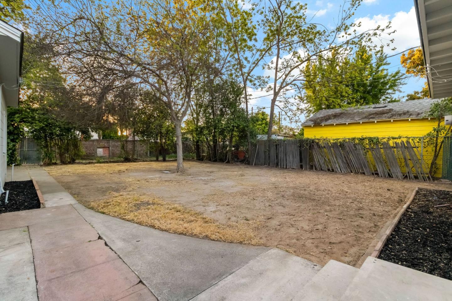 Detail Gallery Image 13 of 61 For 413 Santa Barbara Ave, Modesto,  CA 95354 - 2 Beds | 1 Baths