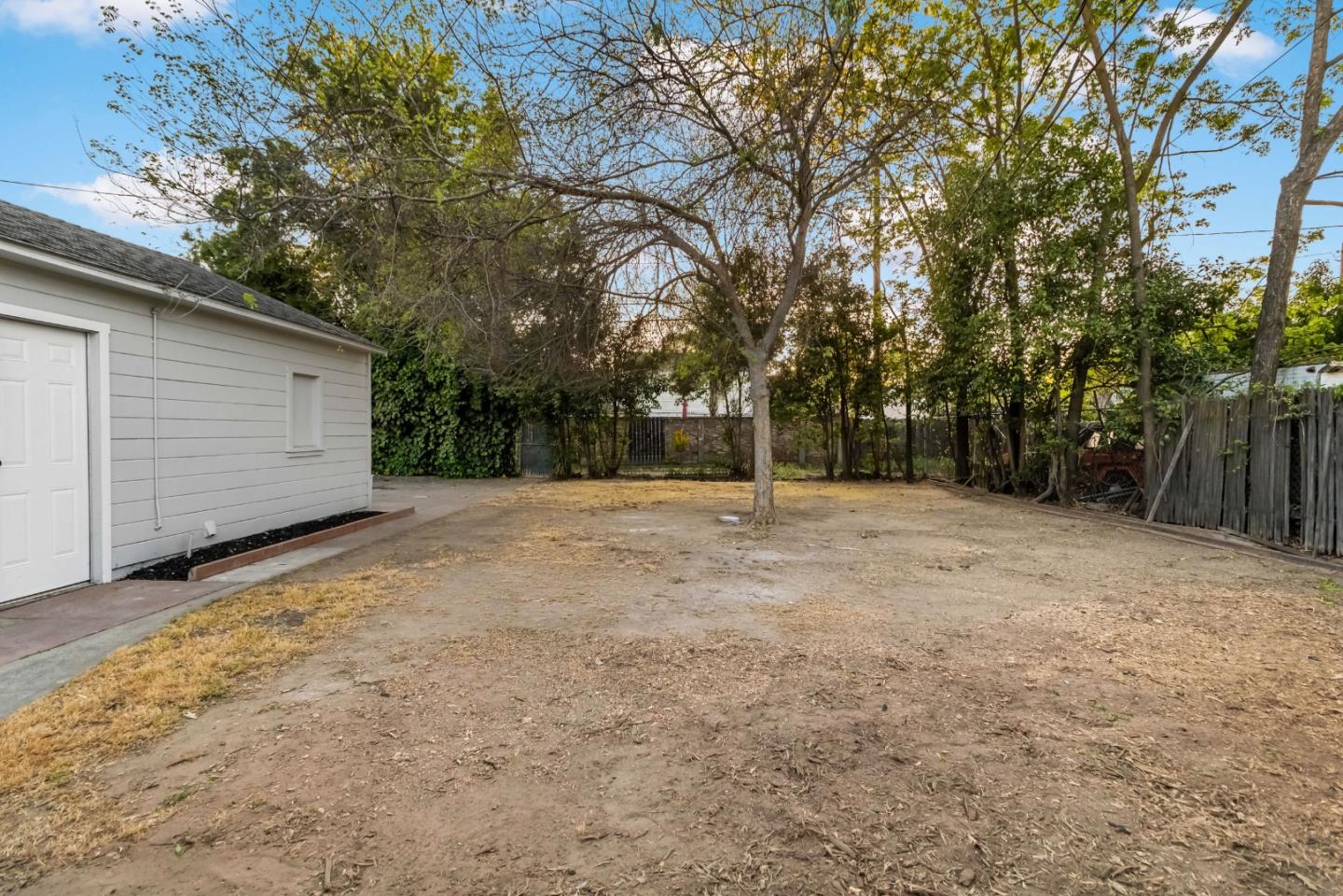 Detail Gallery Image 15 of 61 For 413 Santa Barbara Ave, Modesto,  CA 95354 - 2 Beds | 1 Baths