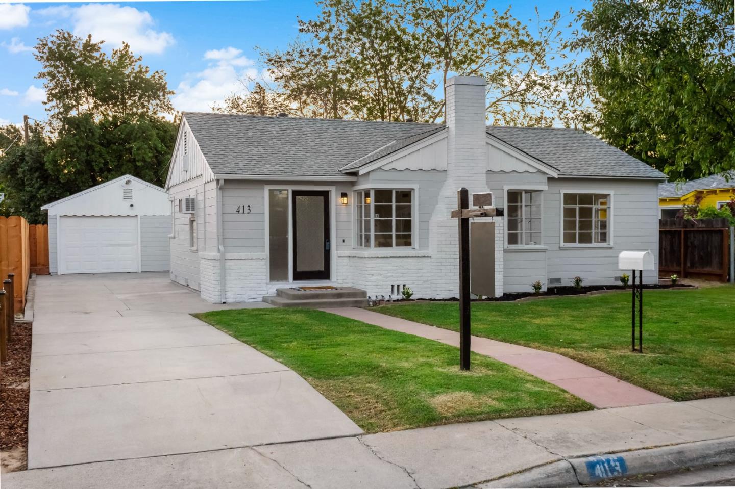Detail Gallery Image 4 of 61 For 413 Santa Barbara Ave, Modesto,  CA 95354 - 2 Beds | 1 Baths
