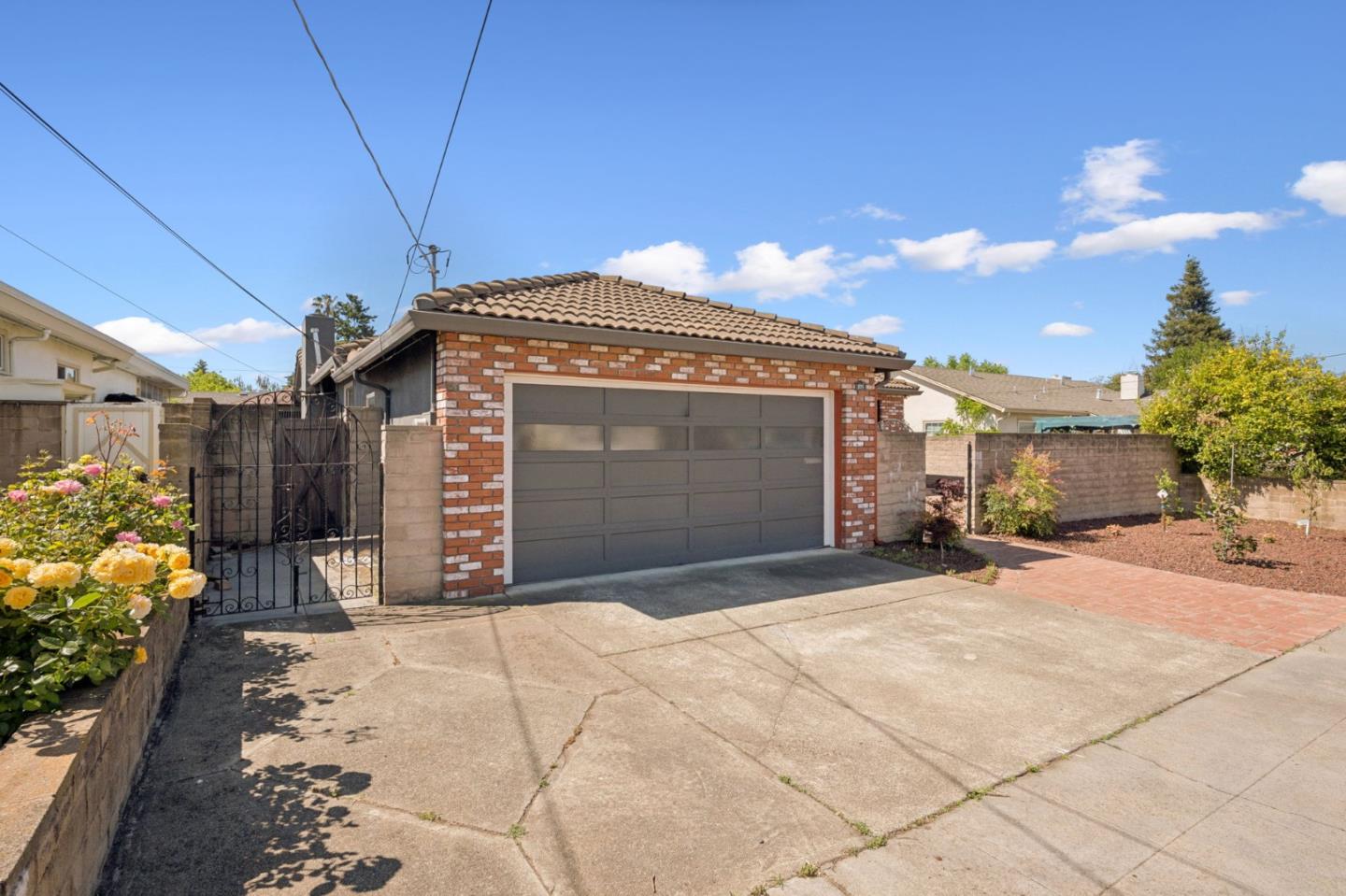 Detail Gallery Image 2 of 41 For 271 Goodrich St, Hayward,  CA 94544 - 3 Beds | 2 Baths
