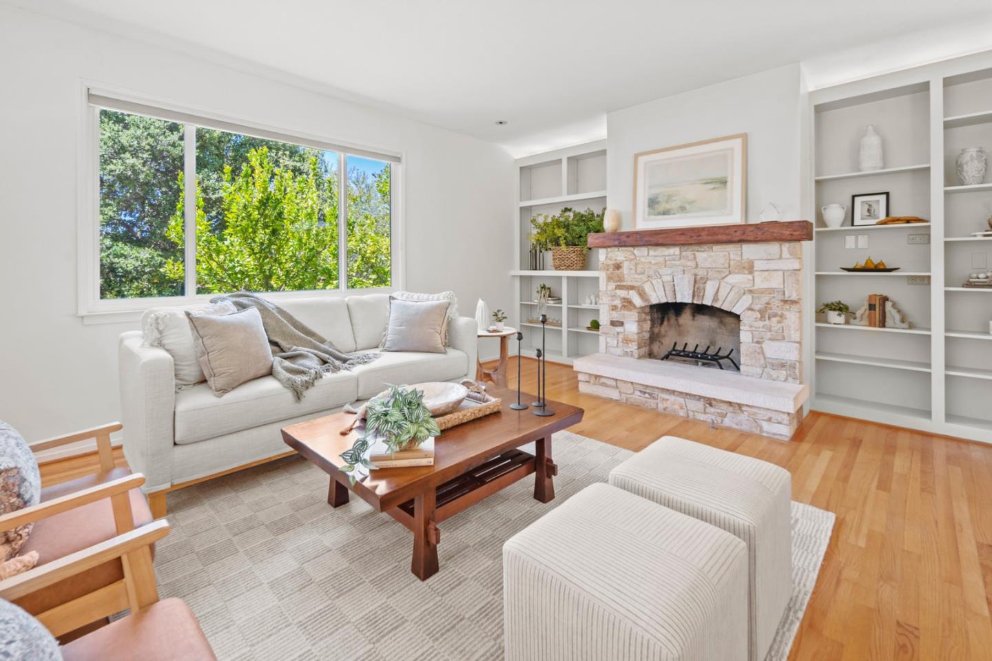 Detail Gallery Image 2 of 17 For 25380 Telarana Way, Carmel,  CA 93923 - 4 Beds | 2/1 Baths